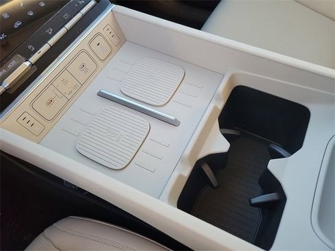 New 2025 Hyundai Santa Fe Calligraphy image 12