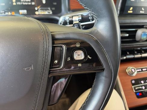 Used 2020 Lincoln Aviator Reserve w/ Class IV Trailer Tow Package AWD/4WD image 16