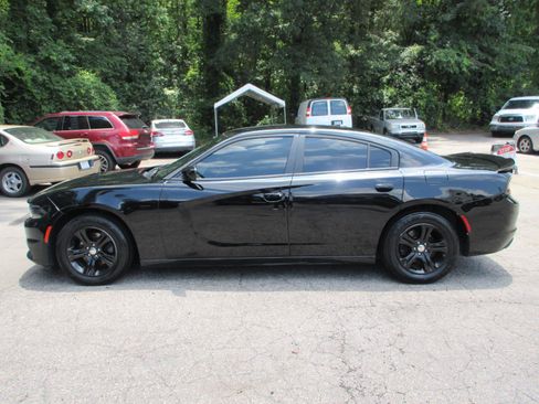 Used 2020 Dodge Charger SXT RWD image 8