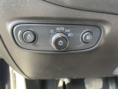 Used 2020 Chevrolet Equinox LT image 31