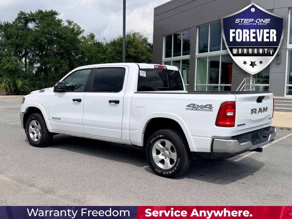 Used 2025 RAM 1500 Big Horn AWD/4WD image 4