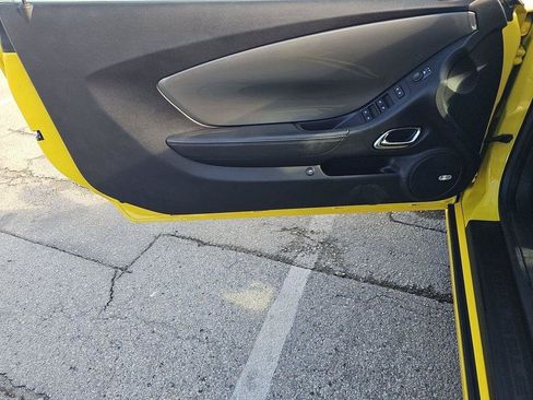 Used 2015 Chevrolet Camaro LT RWD image 10