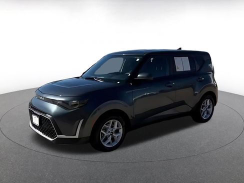Used 2025 Kia Soul LX w/ LX Technology Package image 8