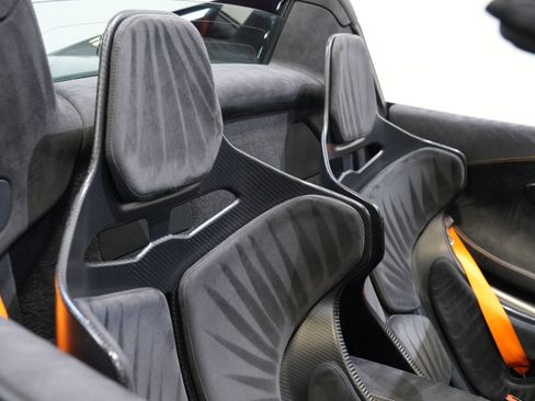 Used 2020 McLaren 600LT Spider RWD image 39