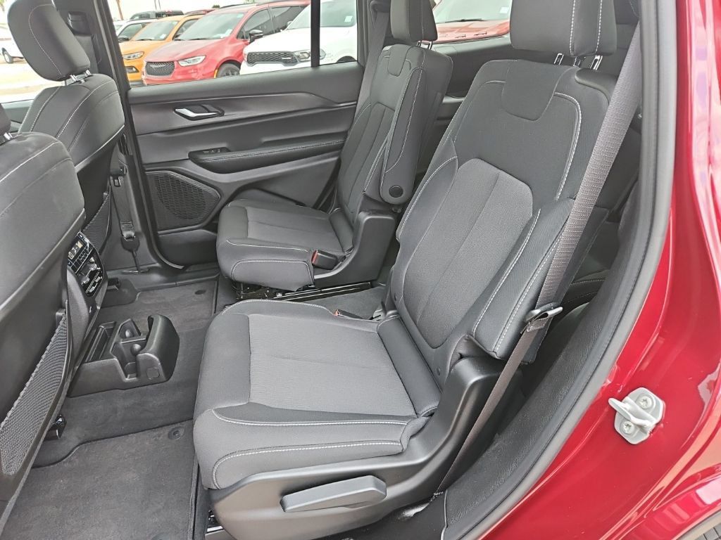 Used 2025 Jeep Grand Cherokee L Laredo w/ Trailer Tow Package AWD/4WD image 23