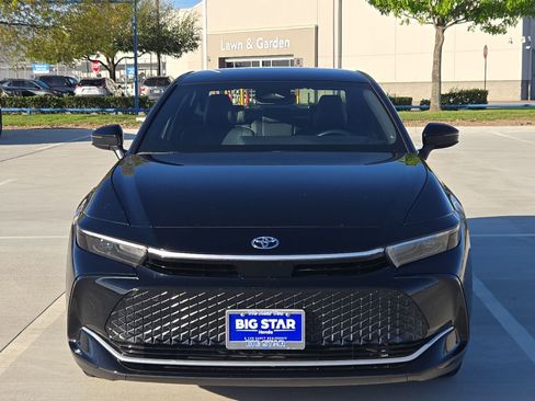 Used 2025 Toyota Crown Nightshade image 10