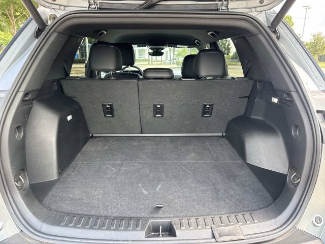 Used 2025 Chevrolet Equinox LT w/ Convenience Package II FWD image 9