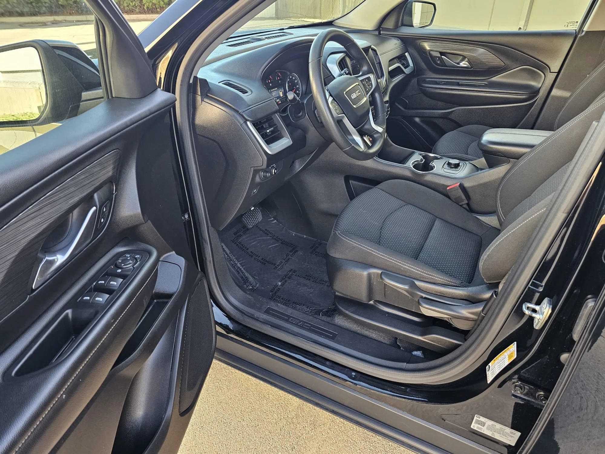 Used 2024 GMC Terrain SLE FWD image 12