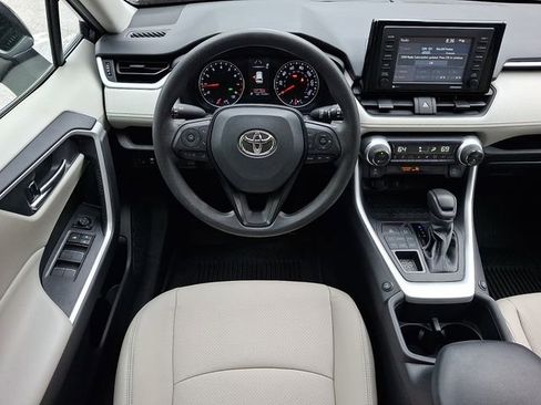 Used 2022 Toyota RAV4 XLE w/ Convenience Package AWD/4WD image 11