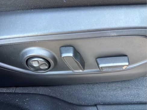 Certified 2025 Jeep Grand Cherokee Limited w/ Black Appearance Package image 28