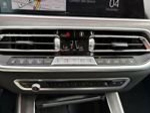 Used 2022 BMW X5 sDrive40i w/ M Sport Package image 9