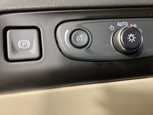 Used 2018 Buick Enclave Premium w/ Experience Buick Package image 21