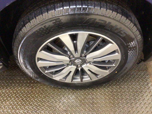 Used 2020 Nissan Pathfinder S AWD/4WD image 28