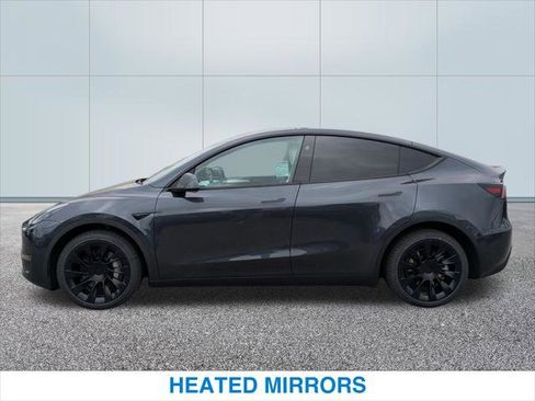 Used 2024 Tesla Model Y Long Range AWD/4WD image 10