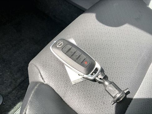 Certified 2023 Nissan Rogue SV w/ SV Premium B Package AWD/4WD image 15