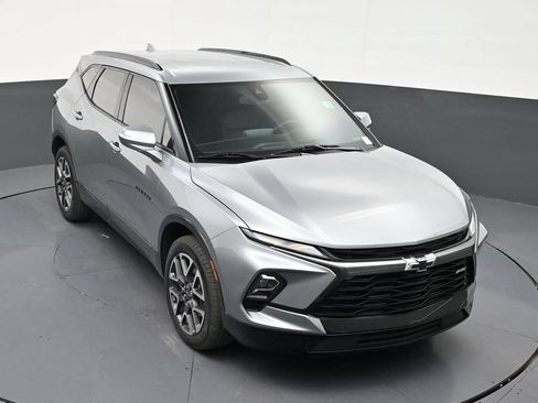 Used 2023 Chevrolet Blazer RS w/ Enhanced Convenience Package FWD image 18