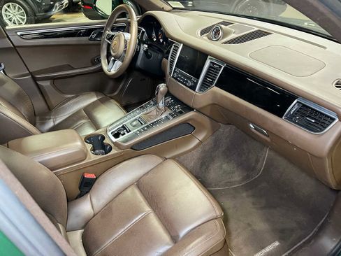 Used 2018 Porsche Macan image 11