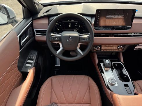 New 2026 Mitsubishi Outlander SEL FWD image 18