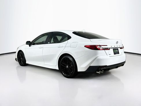 Used 2026 Toyota Camry SE FWD image 5