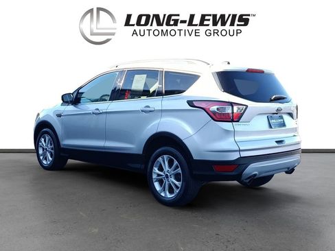 Used 2017 Ford Escape SE w/ Equipment Group 201A image 3