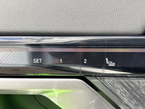 Used 2026 BMW i5 eDrive40 RWD image 17