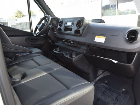 Used 2025 Mercedes-Benz Sprinter 2500 image 13