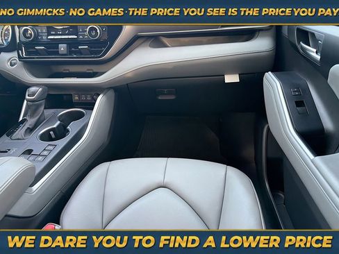 Used 2025 Toyota Highlander XLE AWD/4WD image 18