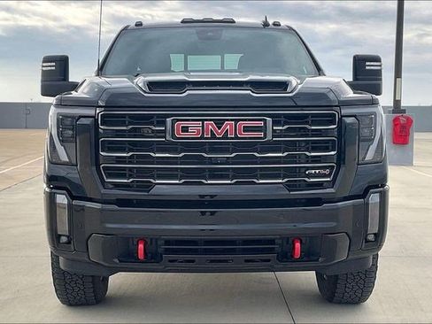 Used 2024 GMC Sierra 2500 AT4 w/ AT4 Premium Plus Package image 3