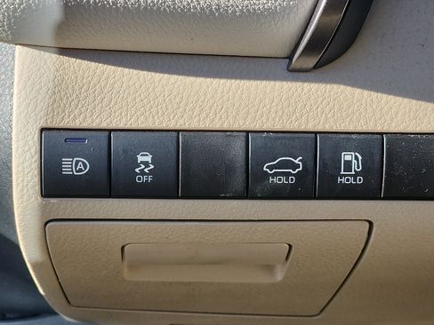 Used 2023 Toyota Camry LE image 24