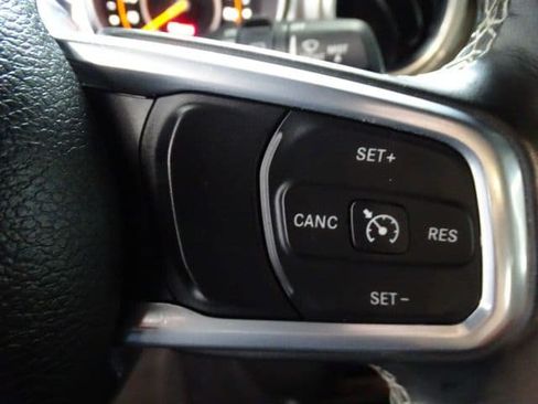 Used 2020 Jeep Wrangler Unlimited Sahara AWD/4WD image 8