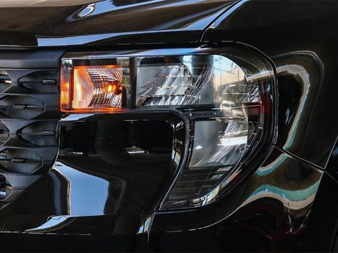 New 2025 Ford Maverick XL image 4