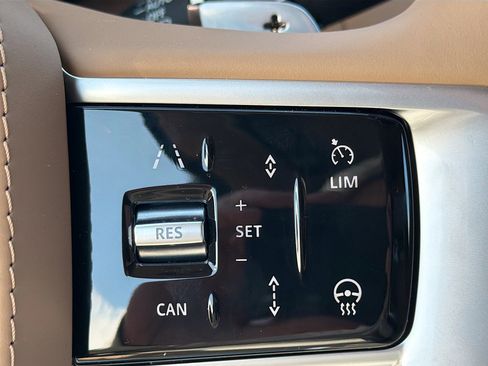 New 2026 Land Rover Range Rover SE image 39