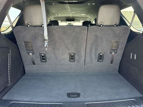 Used 2024 Chevrolet Tahoe LT RWD image 8