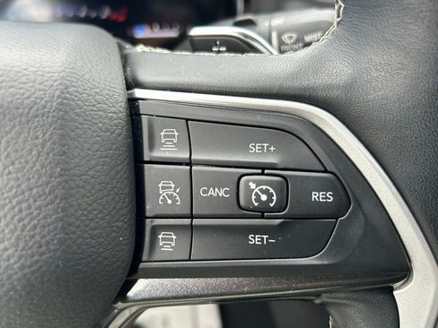 Used 2022 Jeep Grand Cherokee L Laredo AWD/4WD image 24