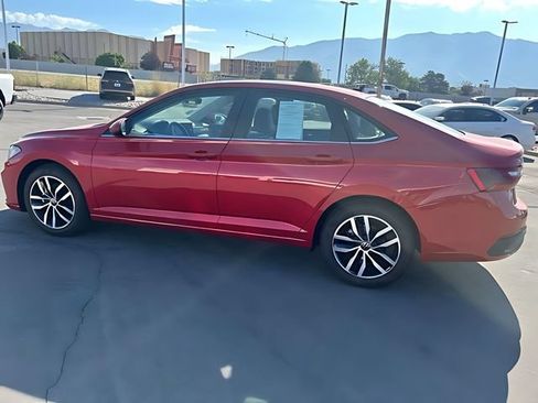 Used 2026 Volkswagen Jetta SE FWD image 6