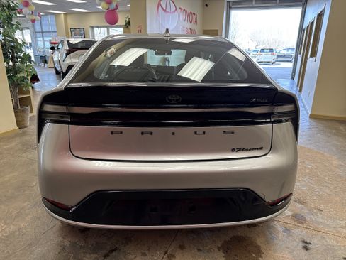 Used 2023 Toyota Prius Prime FWD image 8