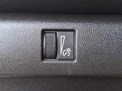 Used 2024 Chevrolet Colorado Trail Boss AWD/4WD image 17