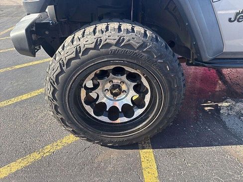 Used 2018 Jeep Wrangler Unlimited Sport S AWD/4WD image 17