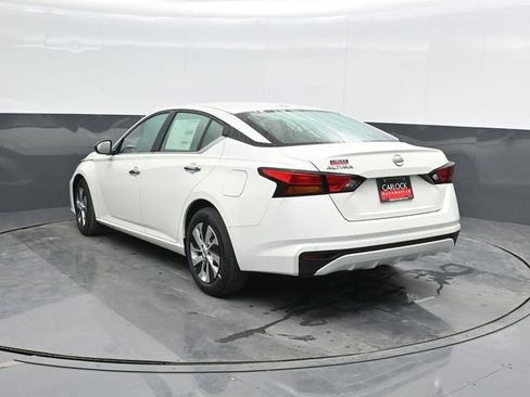 Used 2025 Nissan Altima 2.5 S FWD image 10