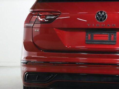Used 2024 Volkswagen Tiguan SE R-Line image 45