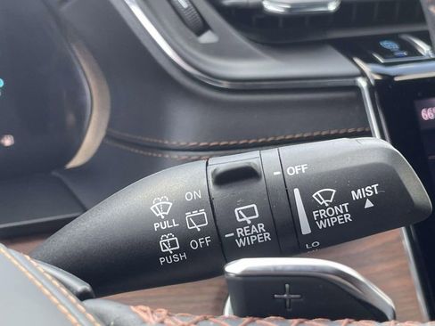 Used 2023 Jeep Grand Cherokee Summit w/ High Altitude Package image 28