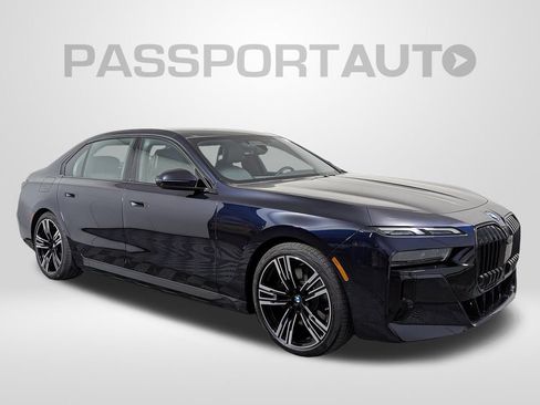 Used 2026 BMW i7 xDrive60 AWD/4WD image 9