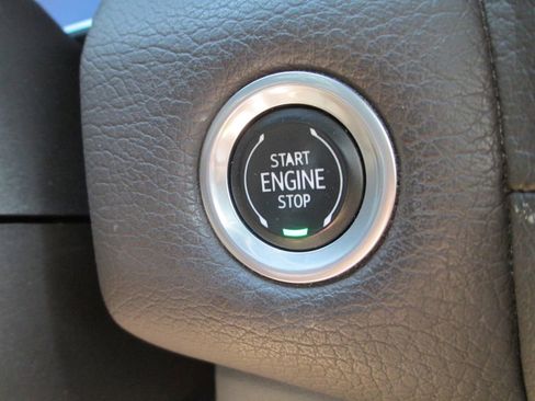 Used 2023 GMC Yukon Denali image 36