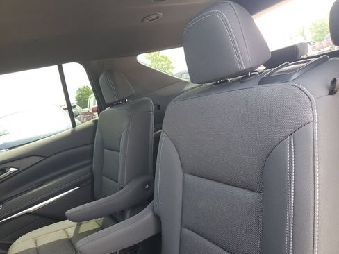 Used 2025 Chevrolet Traverse LT w/ Driver Confidence Package AWD/4WD image 31