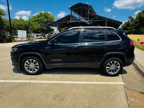 Used 2019 Jeep Cherokee Latitude Plus FWD image 7