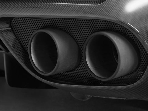 Certified 2021 Ferrari 812 GTS Base image 34