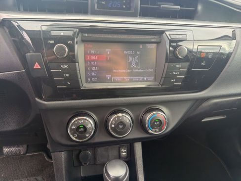 Used 2016 Toyota Corolla L image 11