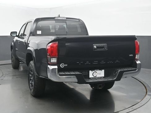 Used 2019 Toyota Tacoma SR5 RWD image 5