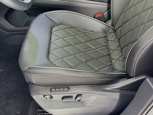 Used 2025 Volkswagen Atlas SEL Premium R-Line image 21