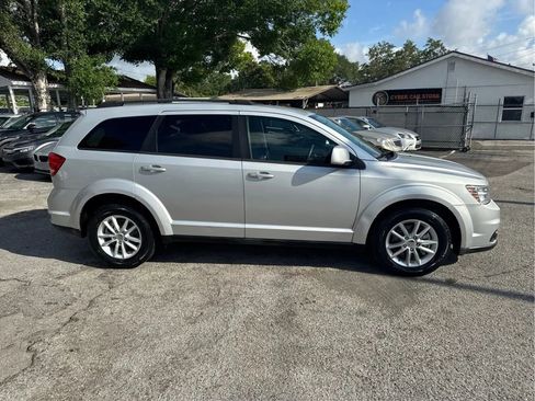Used 2014 Dodge Journey SXT w/ Flexible Seating Group FWD image 4